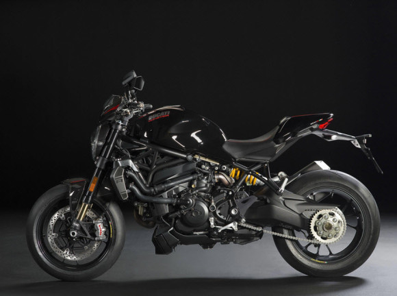 2016 Ducati Monster 1200R Black_3
