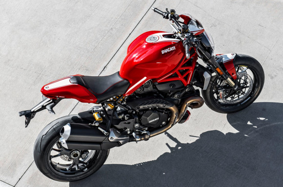 2016 Ducati Monster 1200R in Action_8