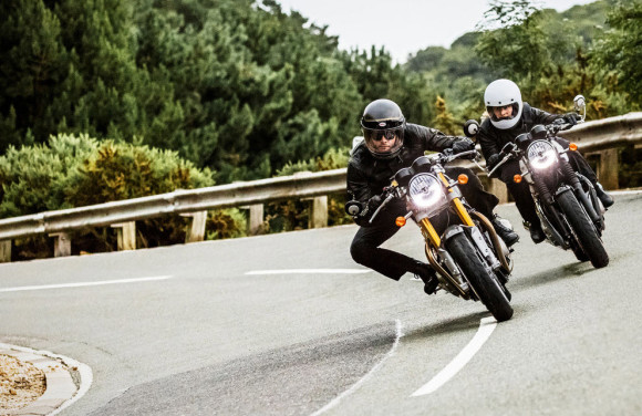 2016 Triumph Thruxton R In Action