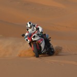 Pictures of Stephane Peterhansel Rides a Yamaha R1 in the Moroccan Desert