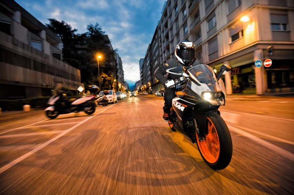 2014 KTM RC125 In Action