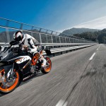 2014 KTM RC200 In Action_5
