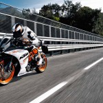 2014 KTM RC390 In Action_3
